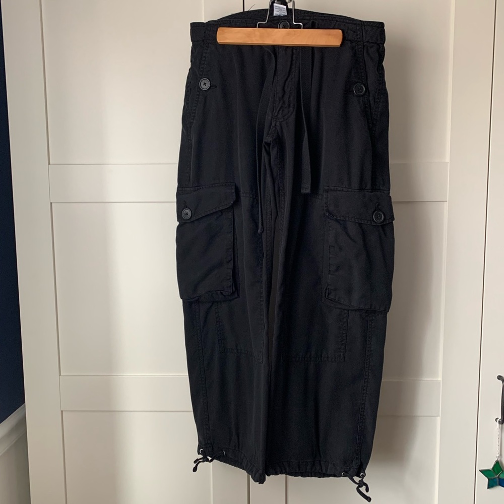 GAP wide leg ankle cargo pants
